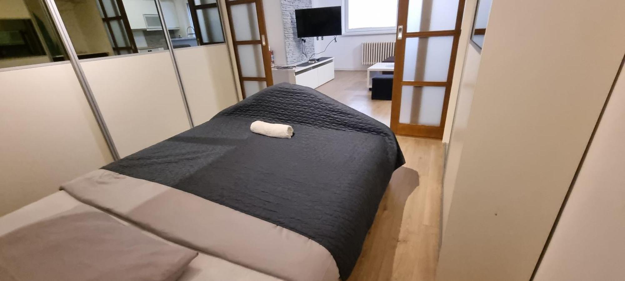 Huge Apartment Next To Train Station Close To The City Center Bratislava Bagian luar foto