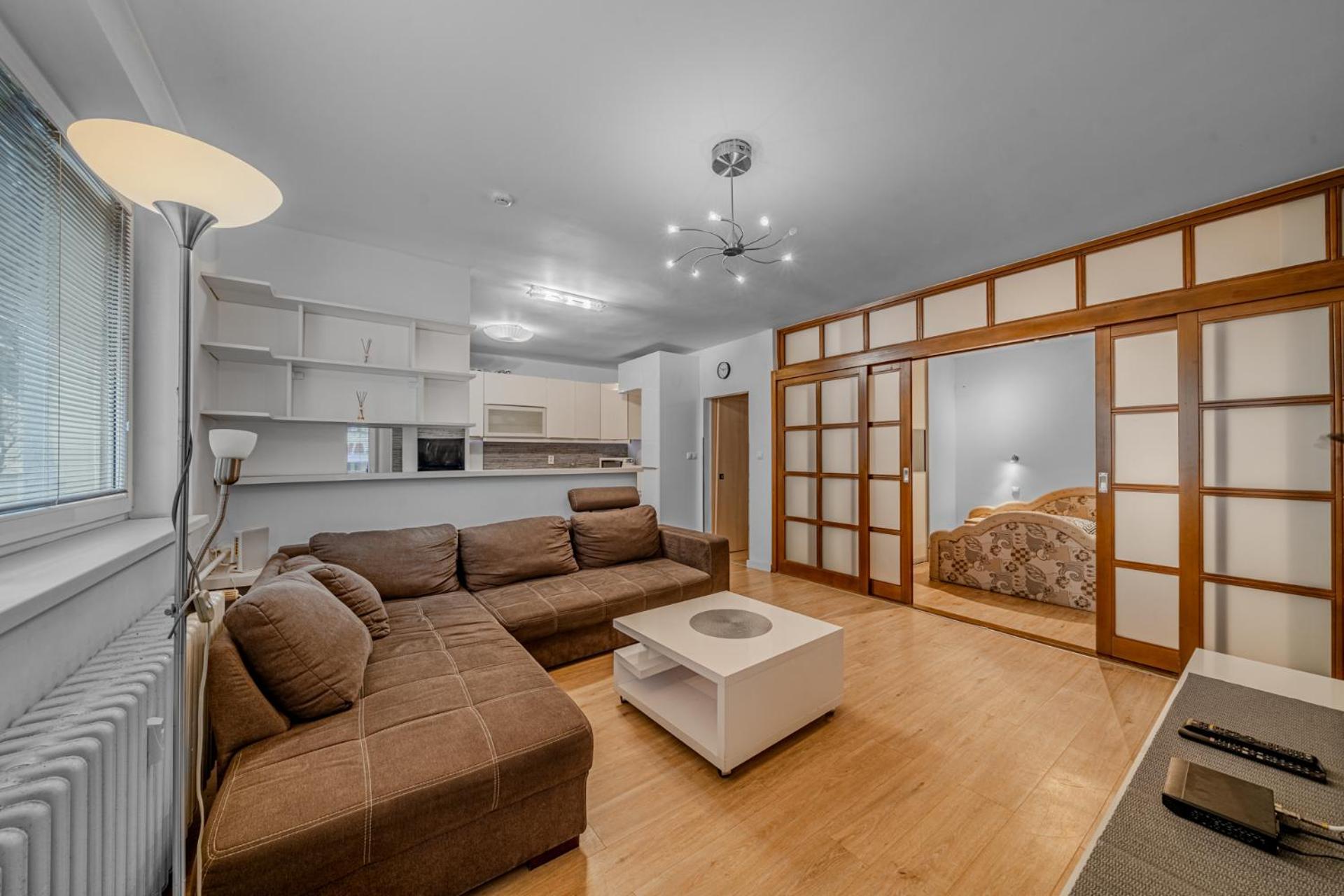 Huge Apartment Next To Train Station Close To The City Center Bratislava Bagian luar foto